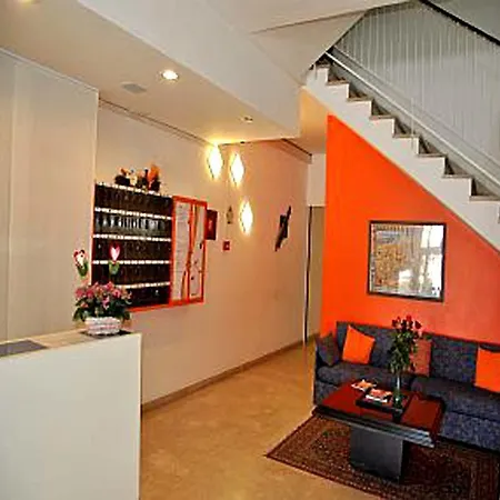 嘉莱士里米尼酒店 酒店