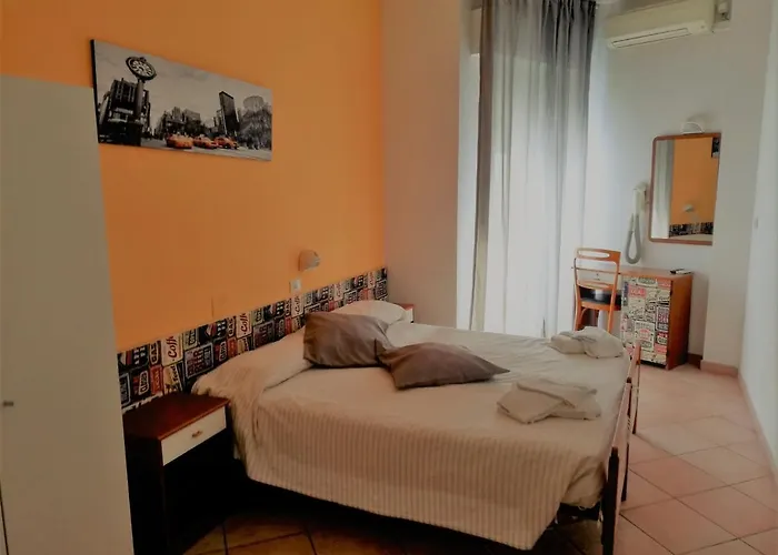 嘉莱士里米尼酒店 3*