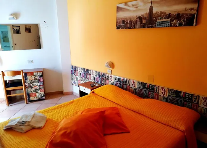 嘉莱士里米尼酒店 3* 里米尼